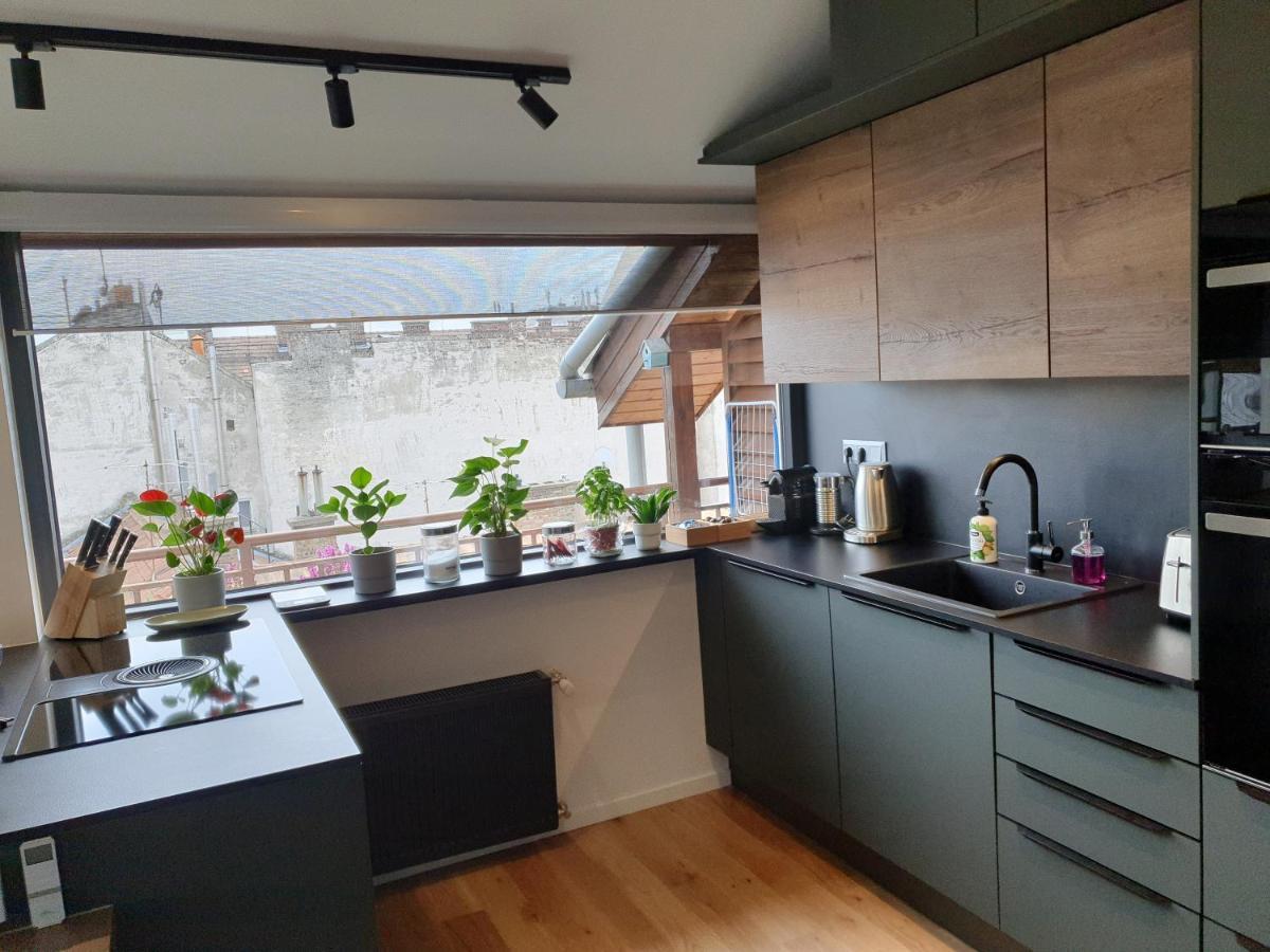 Modern Top Floor Loft With Balcony Budapest Exterior foto